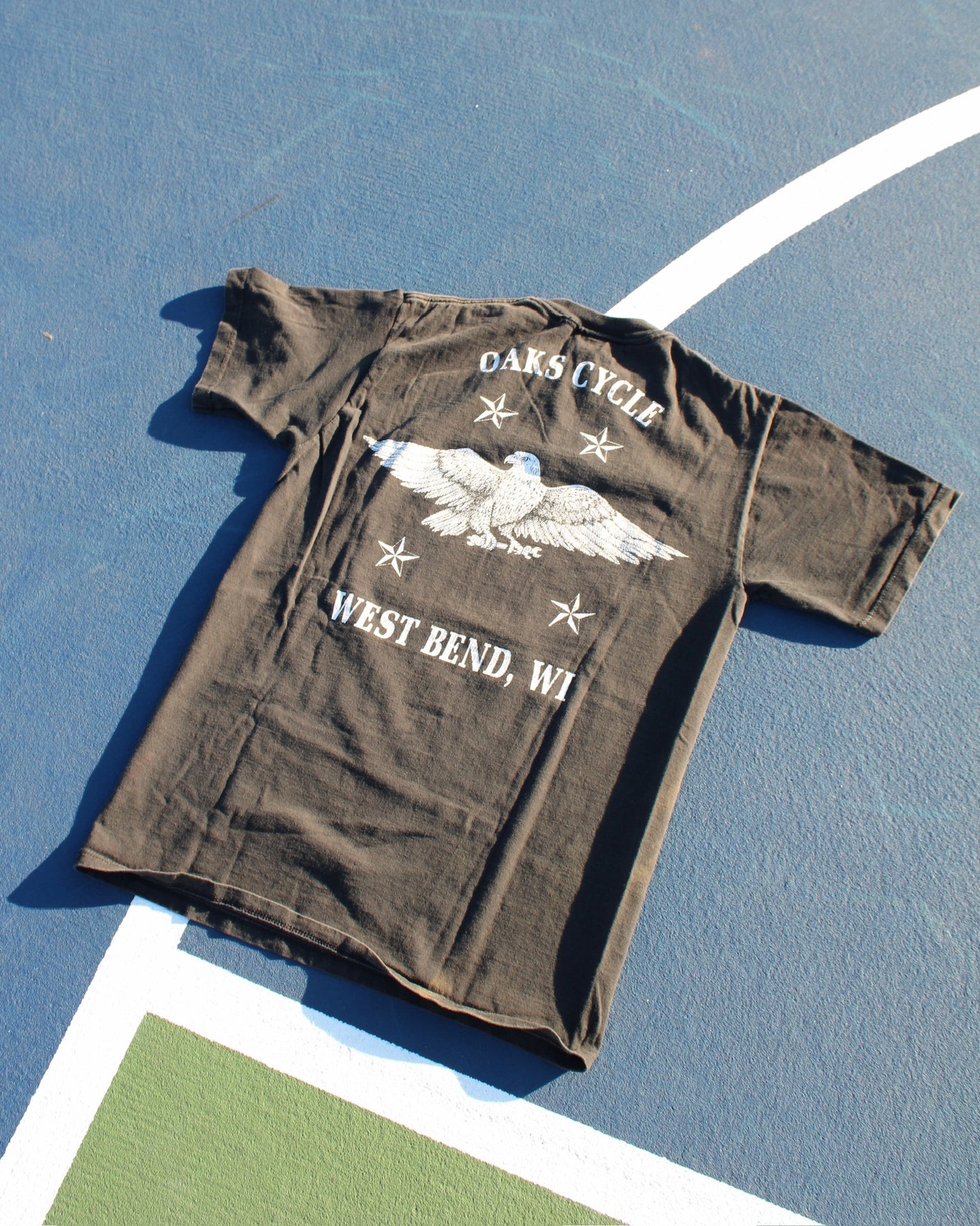 EVI11 Twin Vintage Oaks Cycle Tee