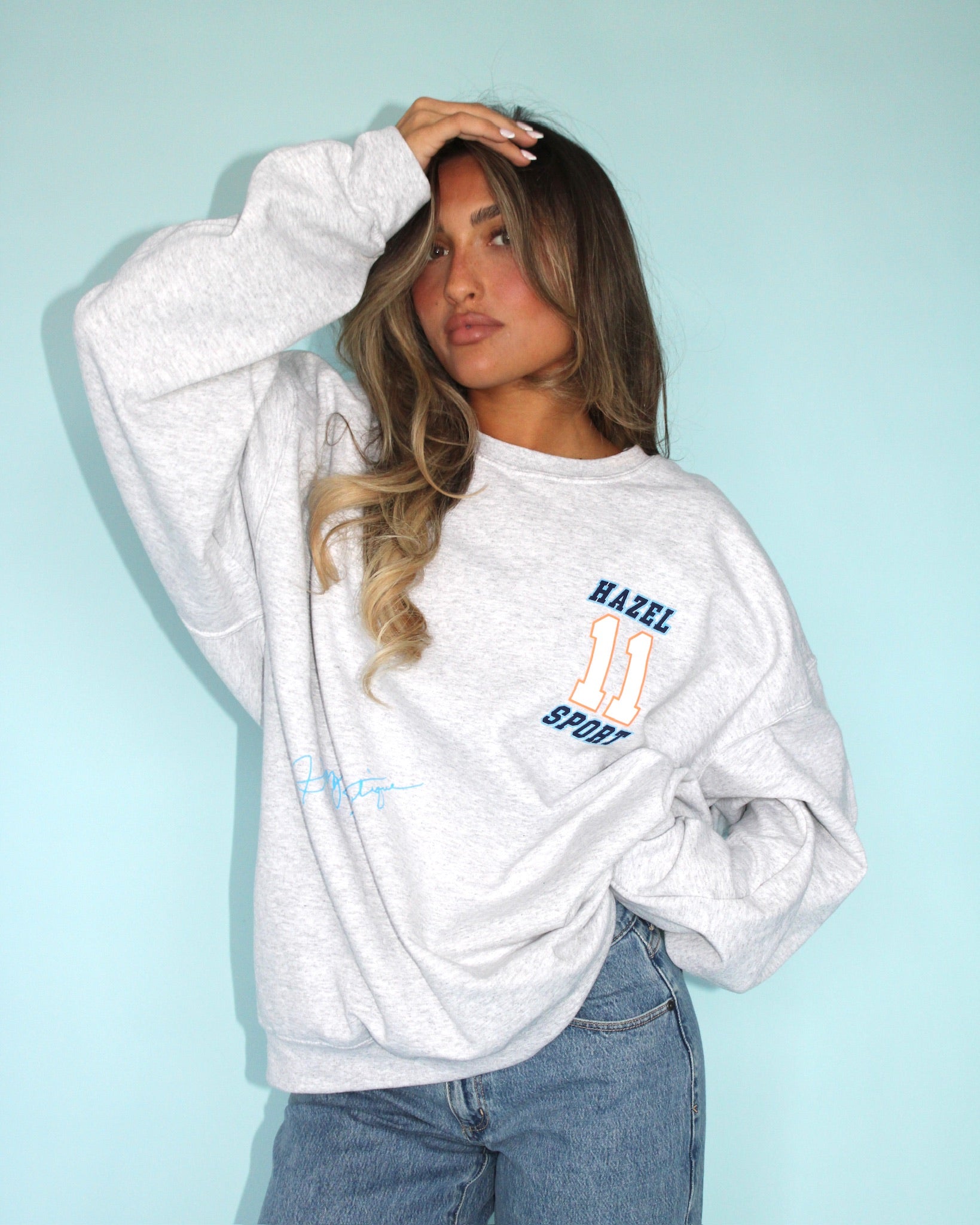 The HB 11 Crewneck – Hazel Boutique