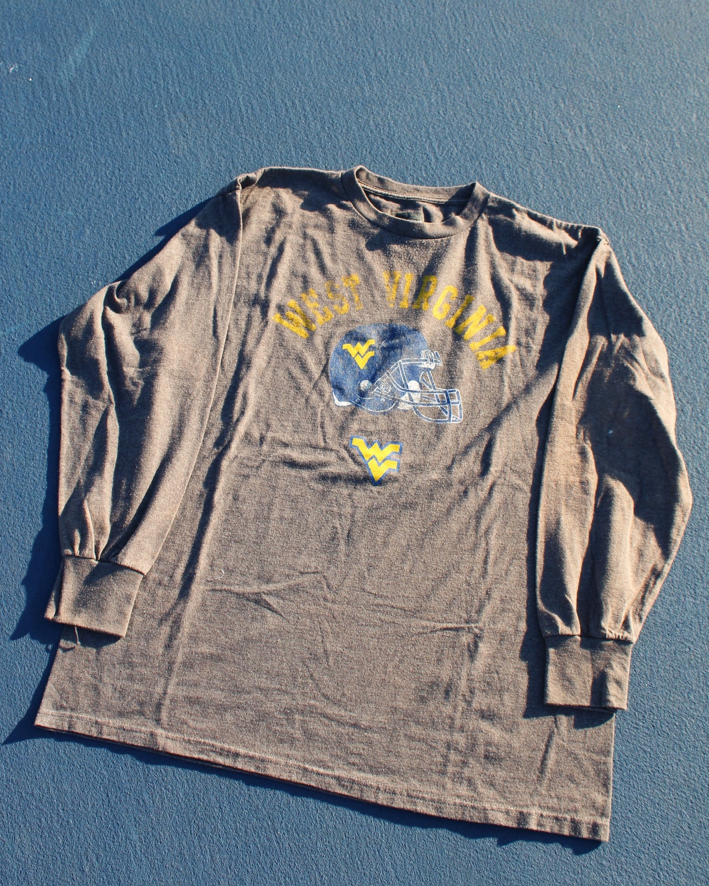 EVI11 Twin Vintage WVU Tee