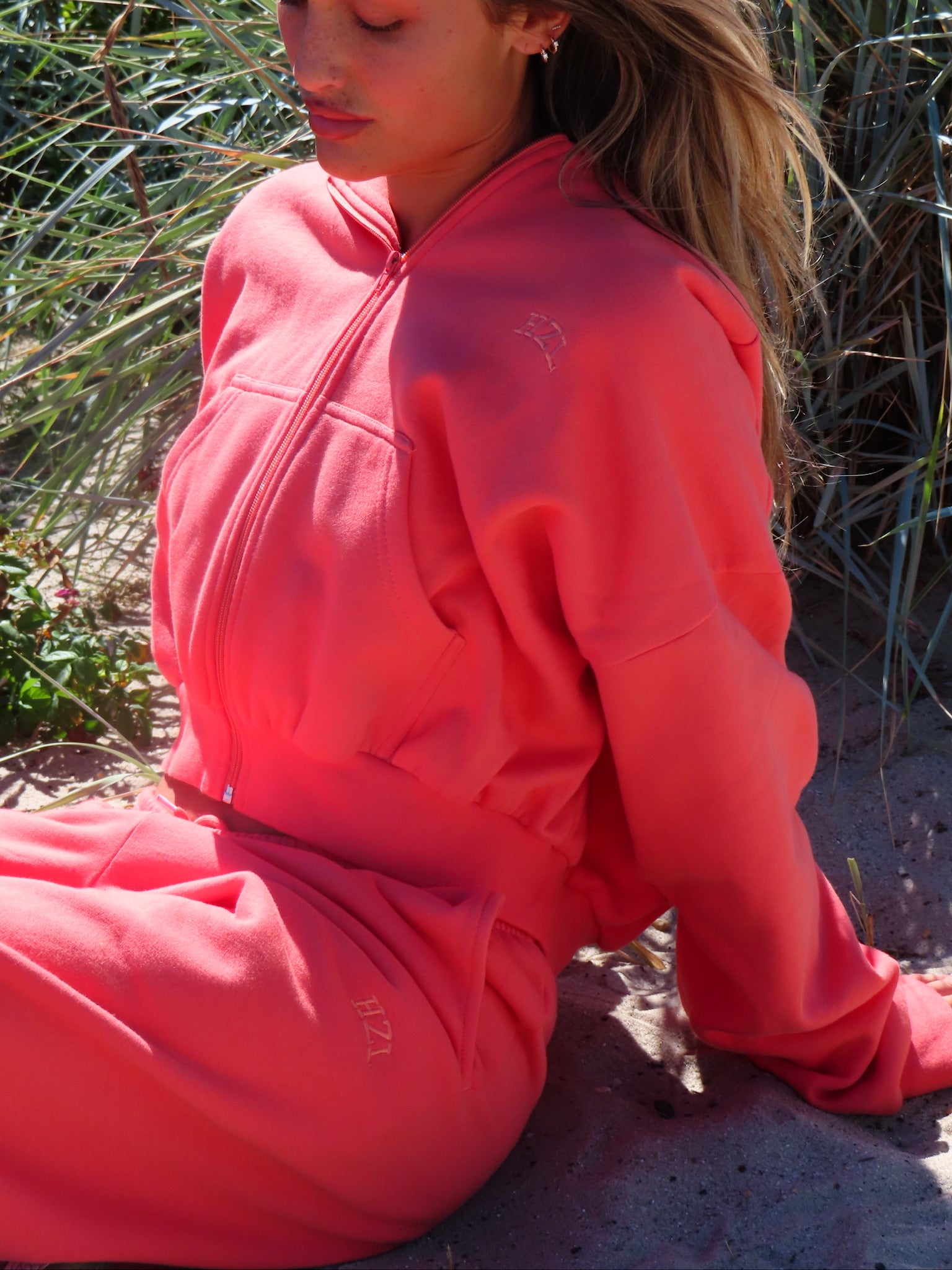 The HZL Apricot Cropped Zip Up – Hazel Boutique